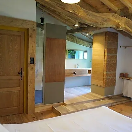 Au Garcin Bed & Breakfast