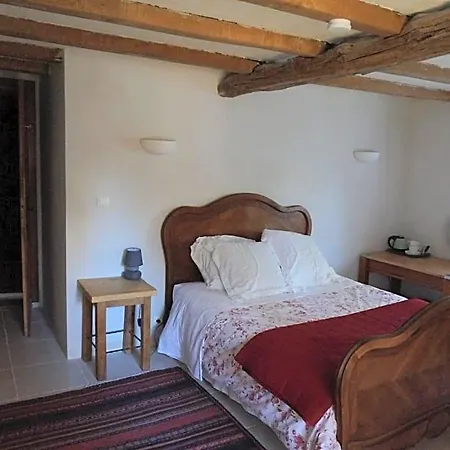 Au Garcin Bed & Breakfast
