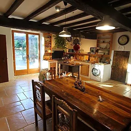 Au Garcin Bed & Breakfast 3*