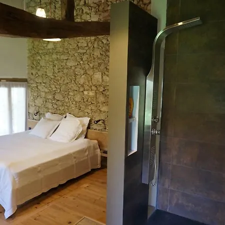 Au Garcin Bed & Breakfast 3*