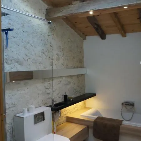 Au Garcin Bed & Breakfast 3*